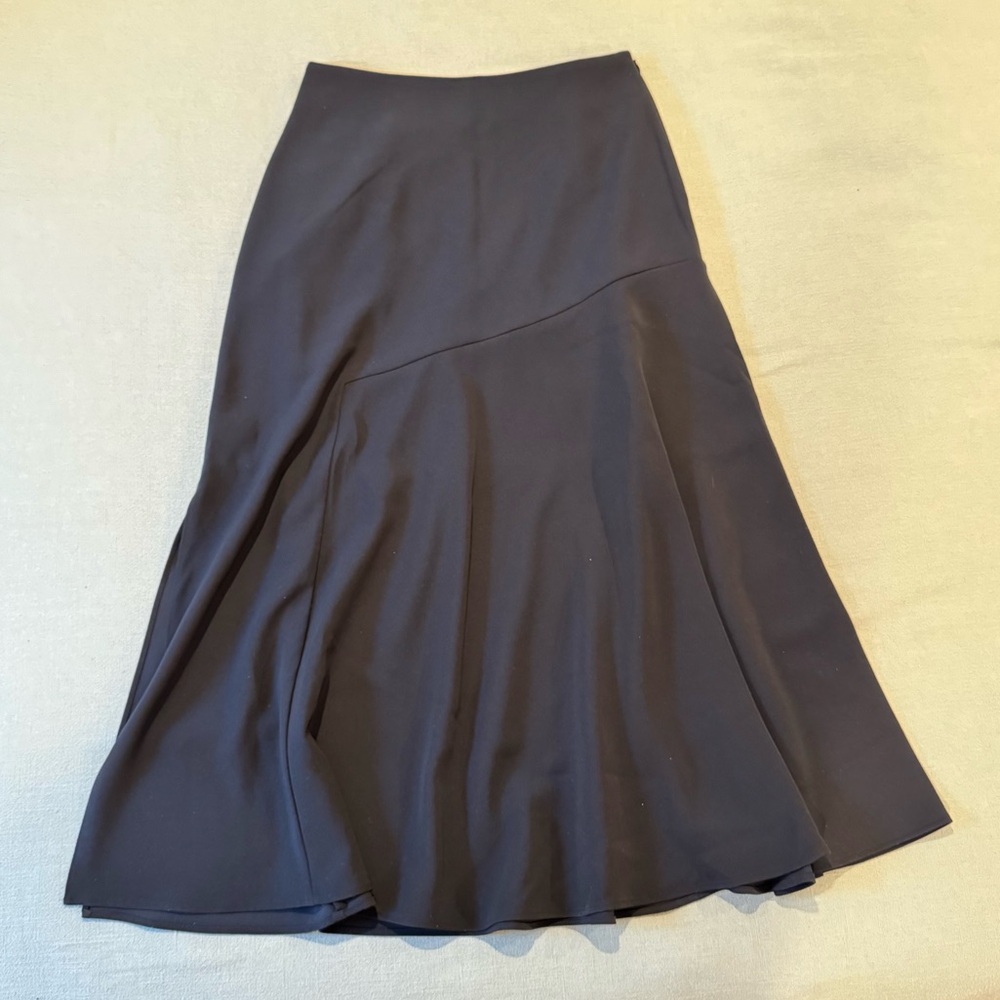 Uniqlo black midi skirt